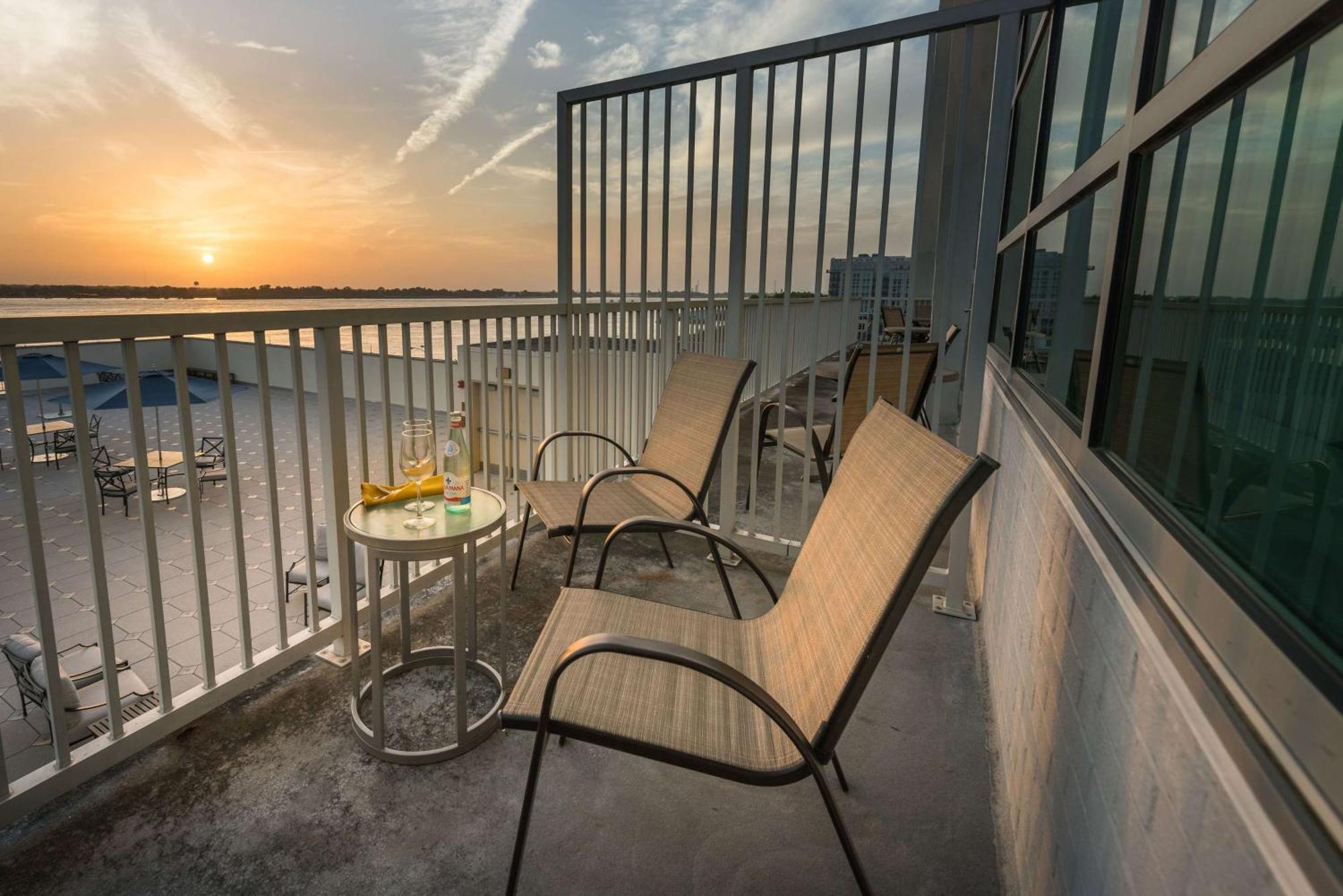 Hilton Baton Rouge Capitol Center Hotel Exterior foto